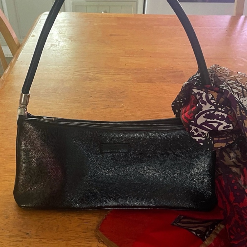 Authentic Gucci Black Leather Shoulder Bag